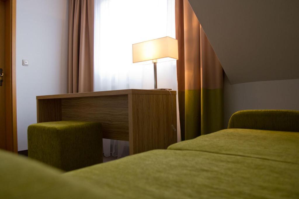 Altes Kurhaus Landhotel Trabelsdorf الغرفة الصورة